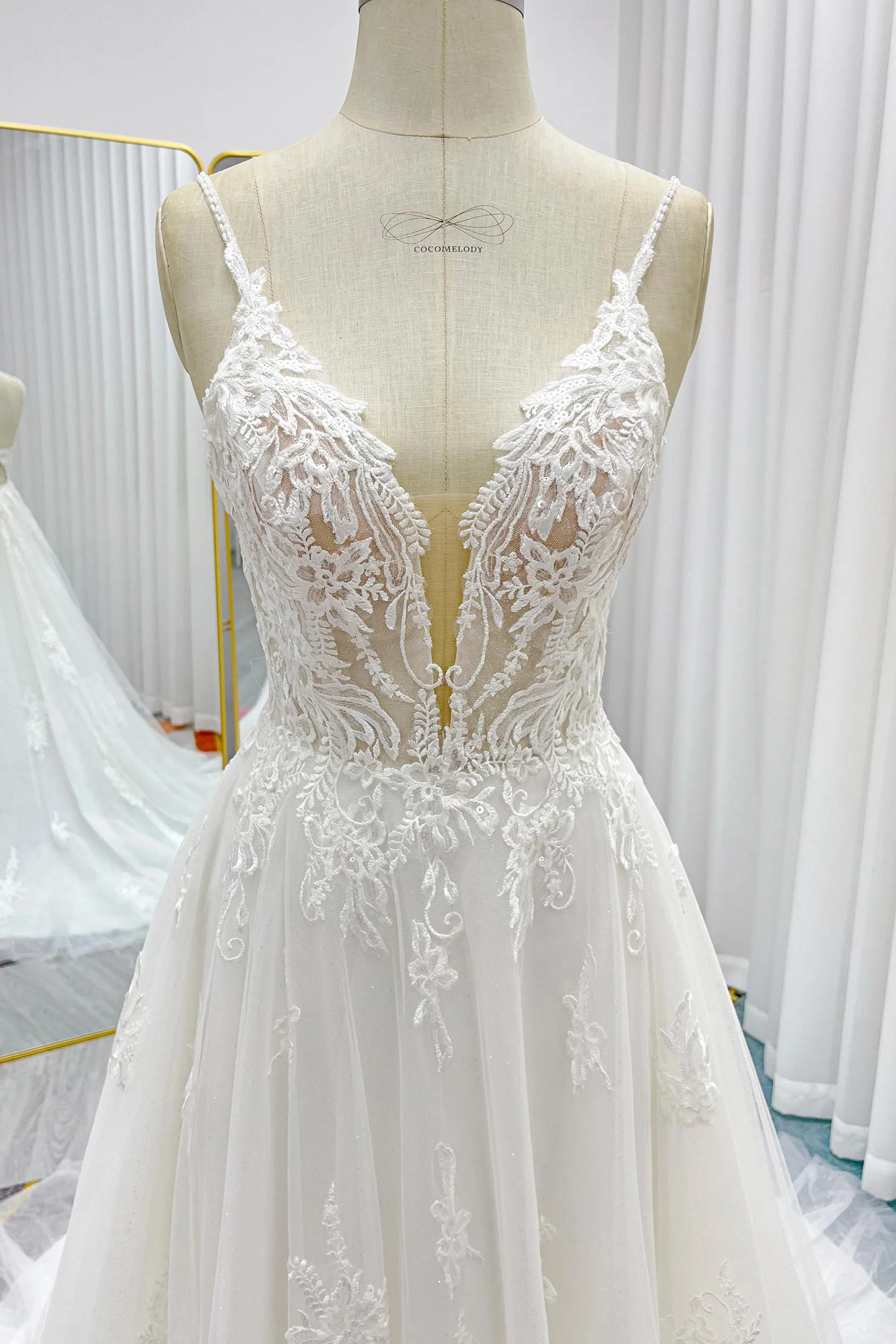 A-Line Court Train Lace Tulle Wedding Dress CW3268