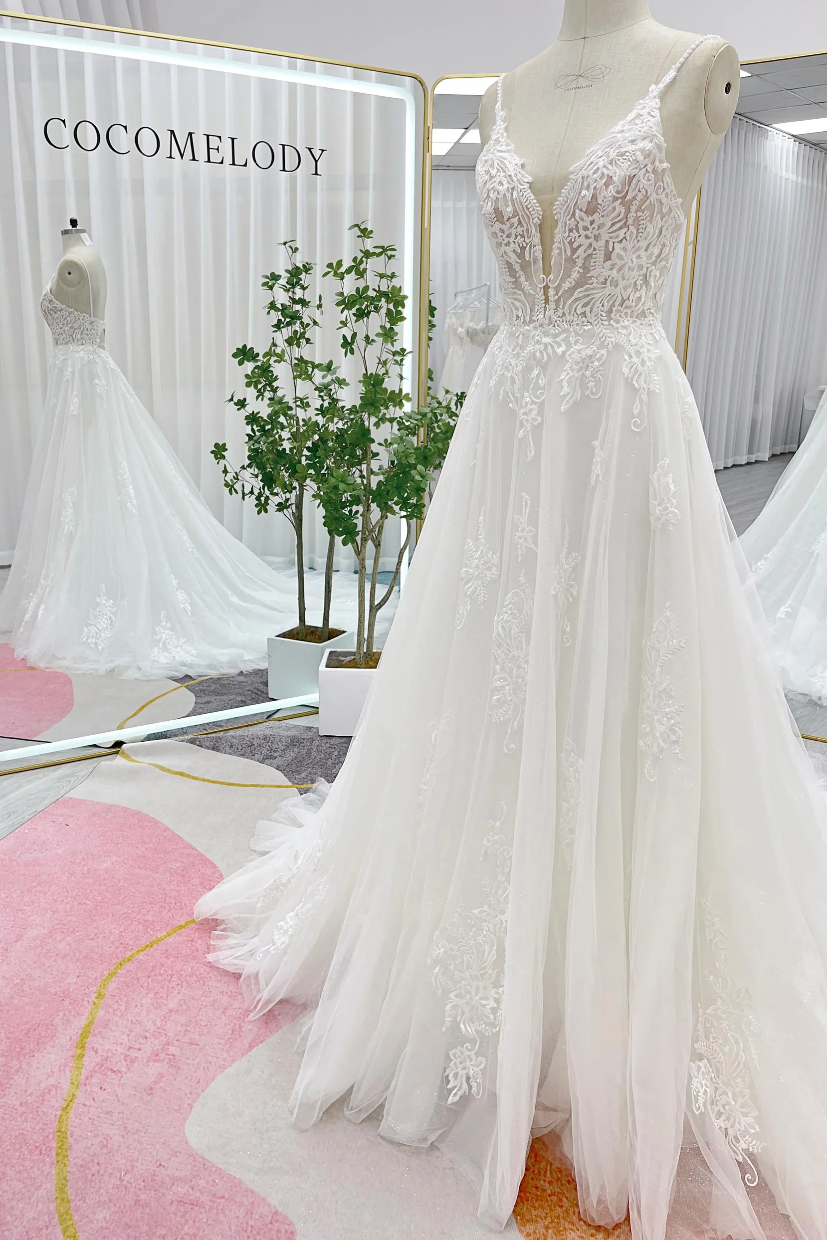 A-Line Court Train Lace Tulle Wedding Dress CW3268