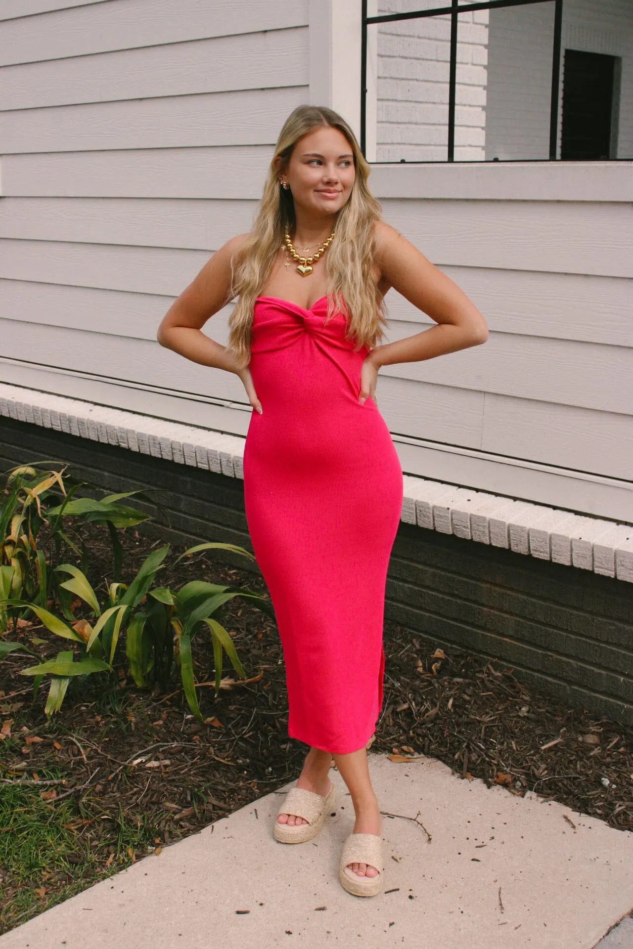 Stunning Layla Midi Dress in Elegant Black Color