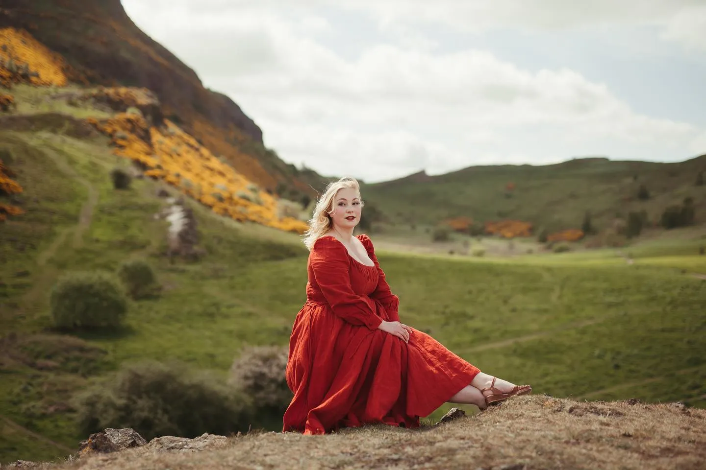 Ylang 15 | maxi Lace-up linen dress